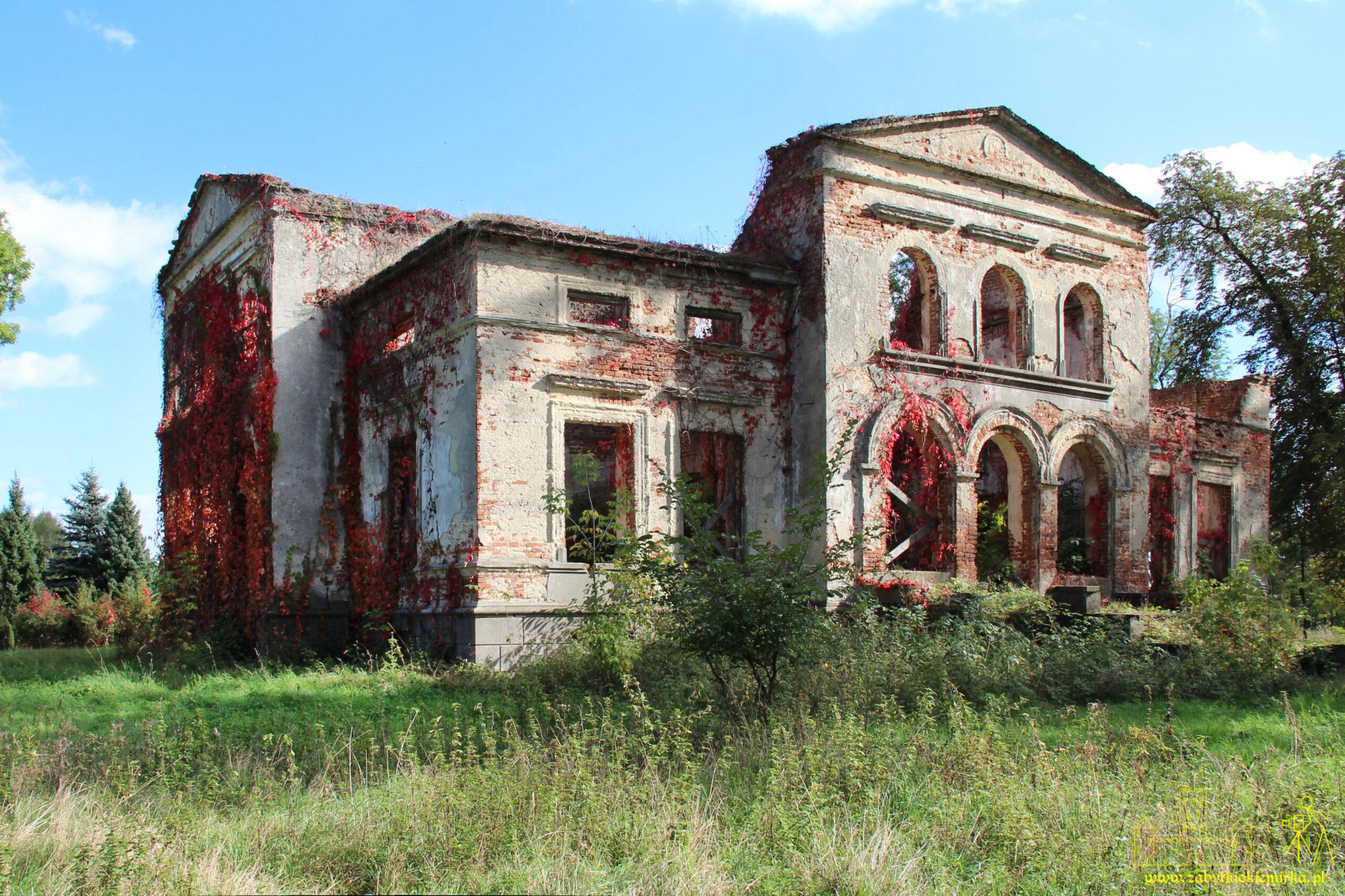 BIERNACICE – DWÓR