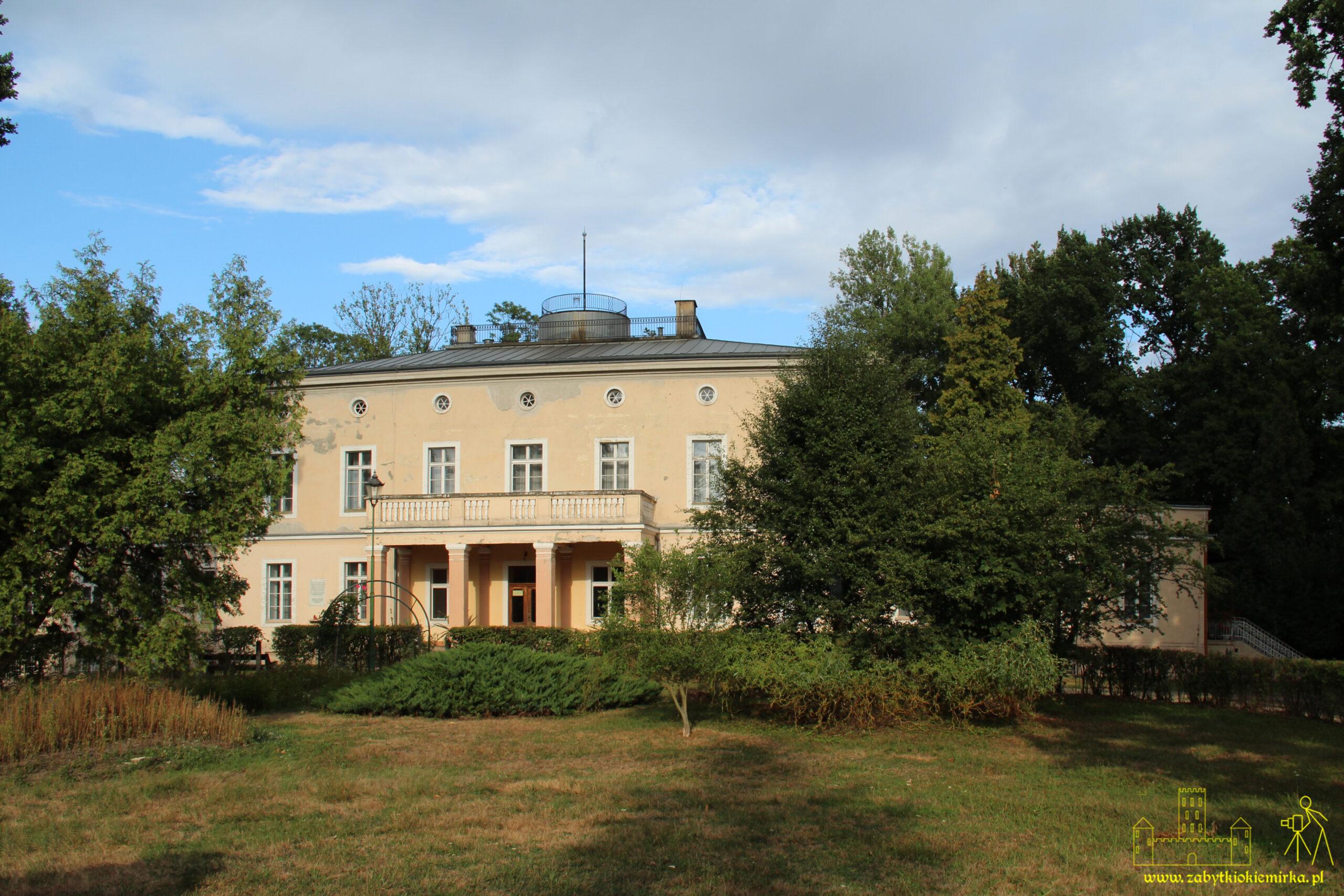 BŁOTNICA STRZELECKA - PAŁAC