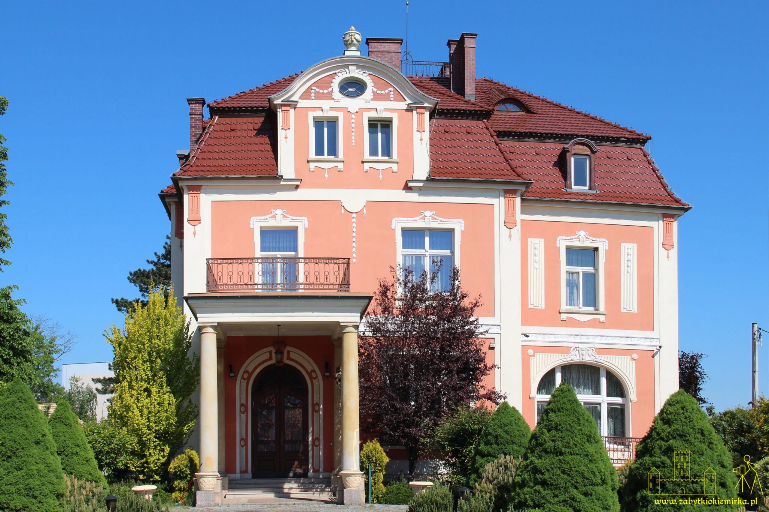 BIELAWA - WILLA FLECHTNER