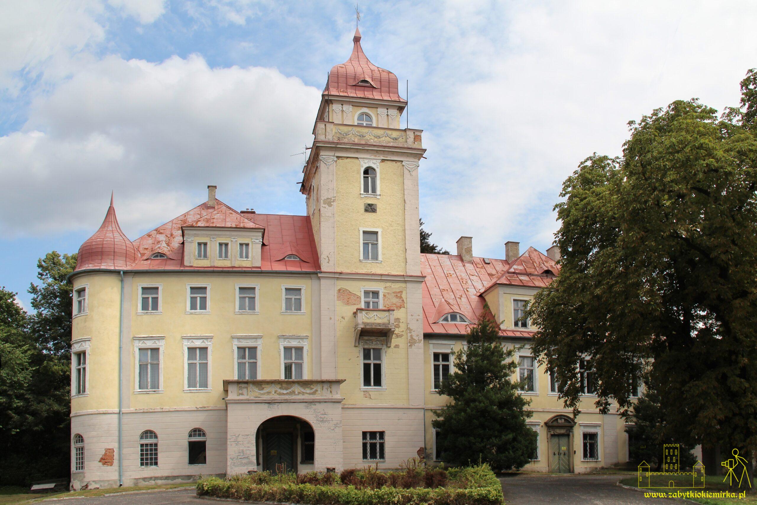 DĄBRÓWKA GÓRNA - PAŁAC