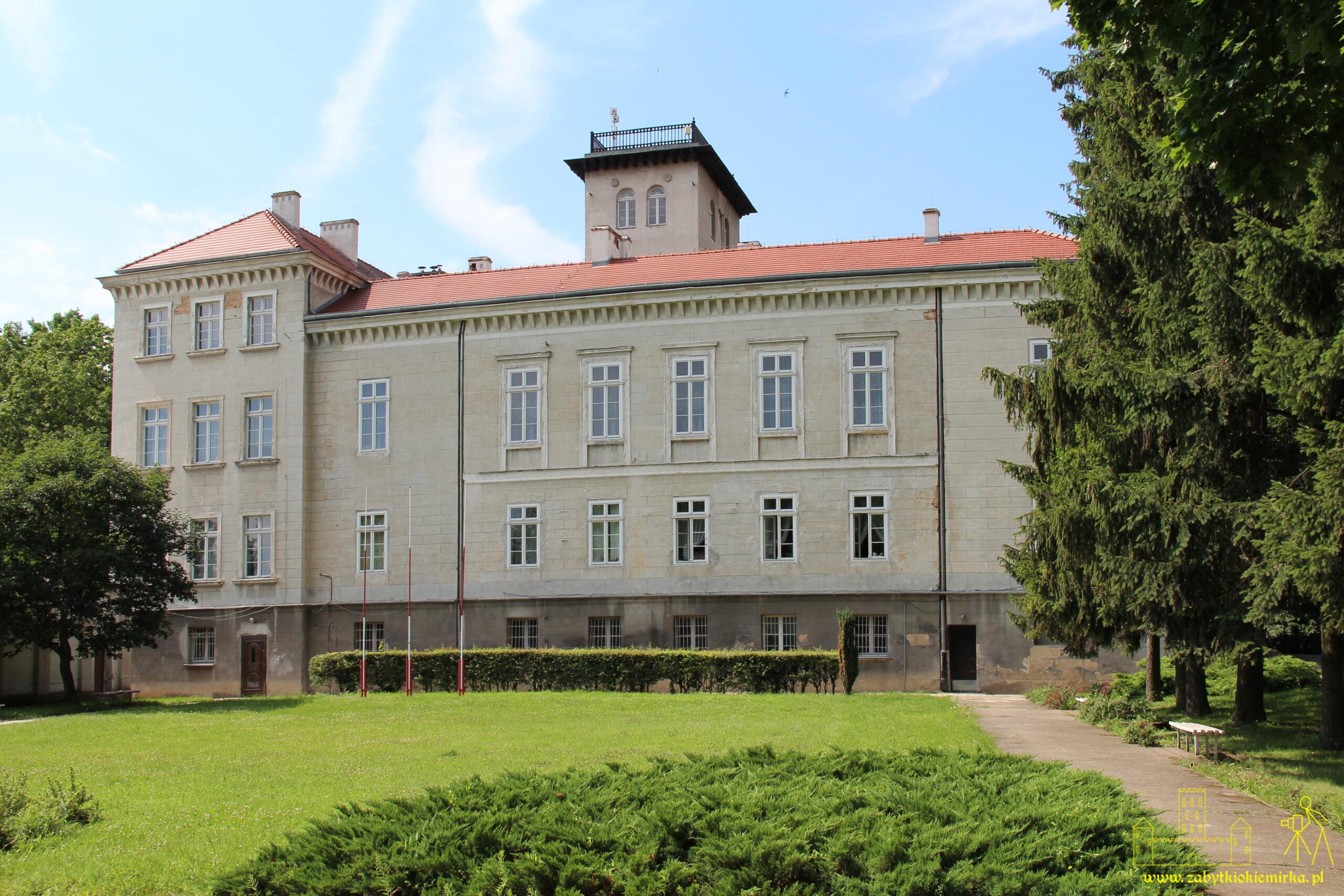 DĘBOWA ŁĄKA - PAŁAC