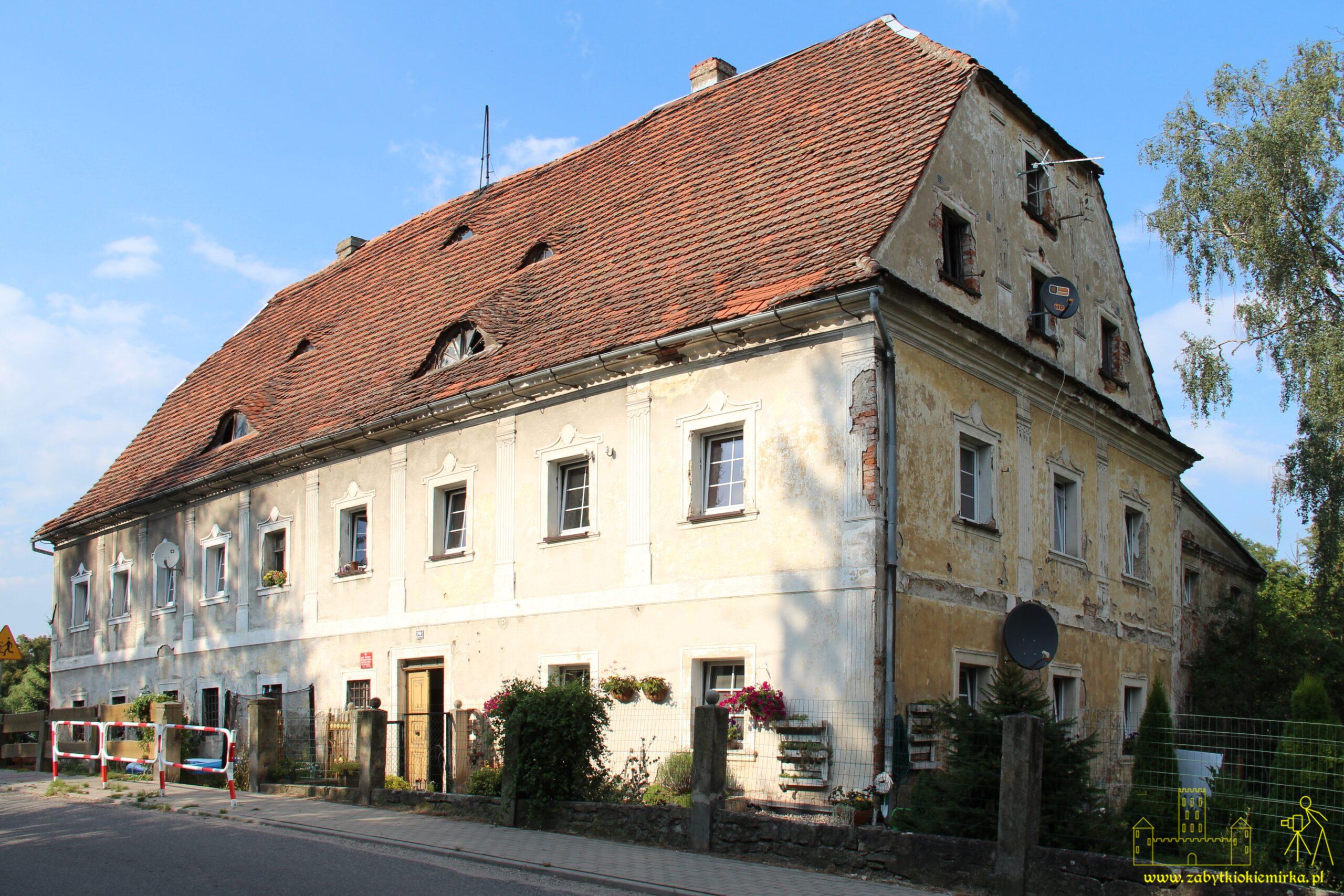 DŁUGOPOLE GÓRNE – DWÓR (70)