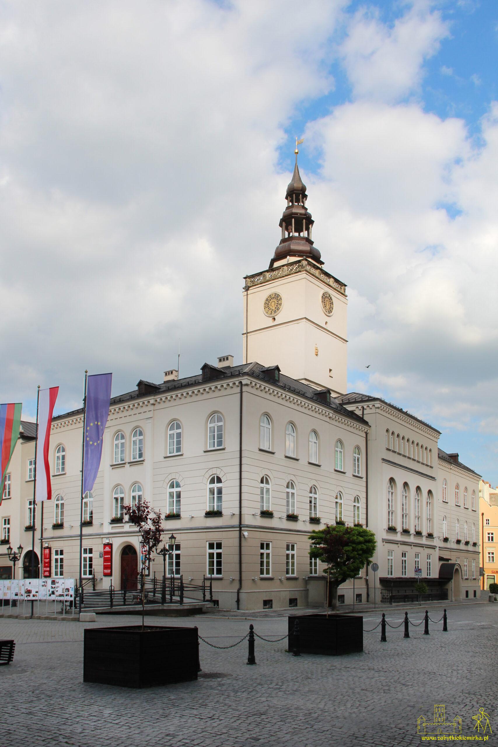 DZIERŻONIÓW – RATUSZ