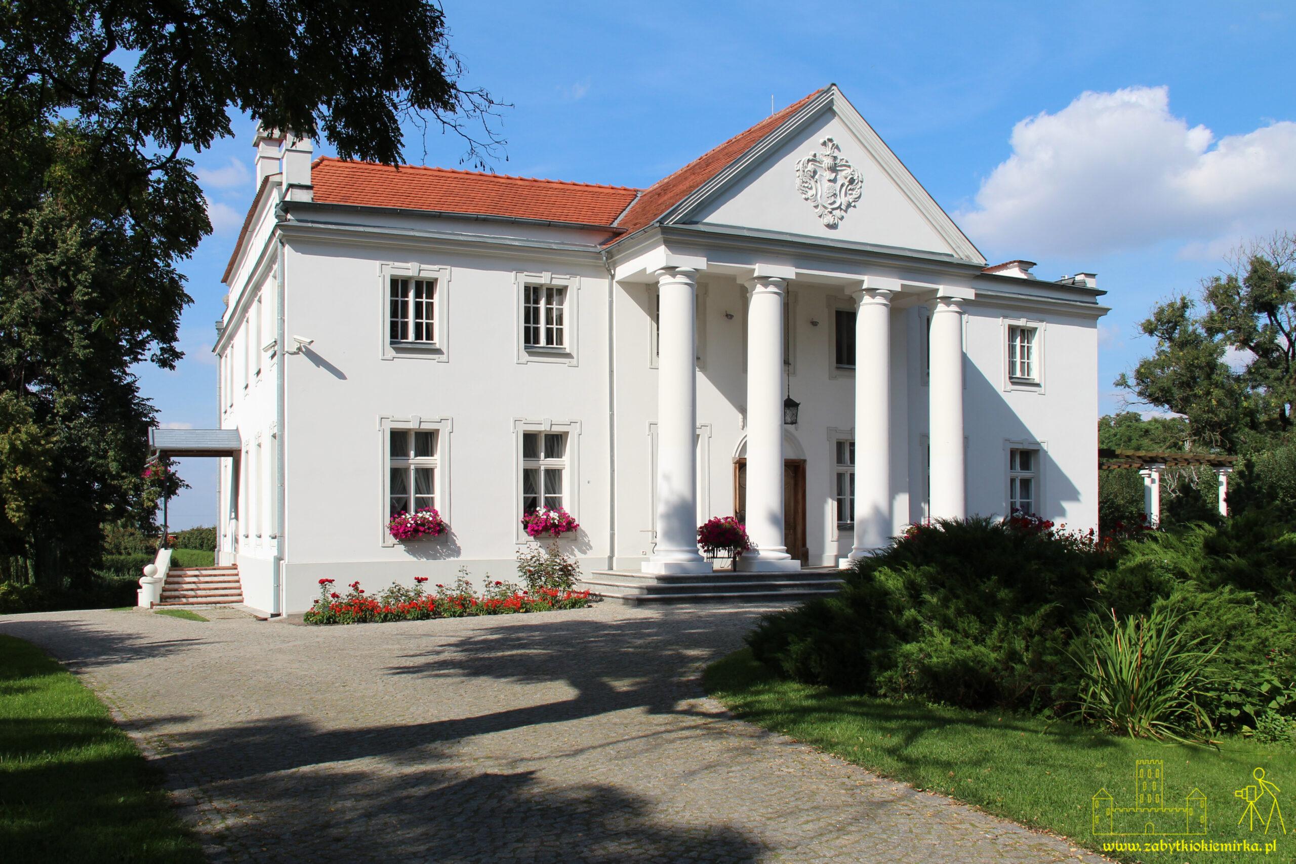 GROCHOWISKA SZLACHECKIE - DWÓR