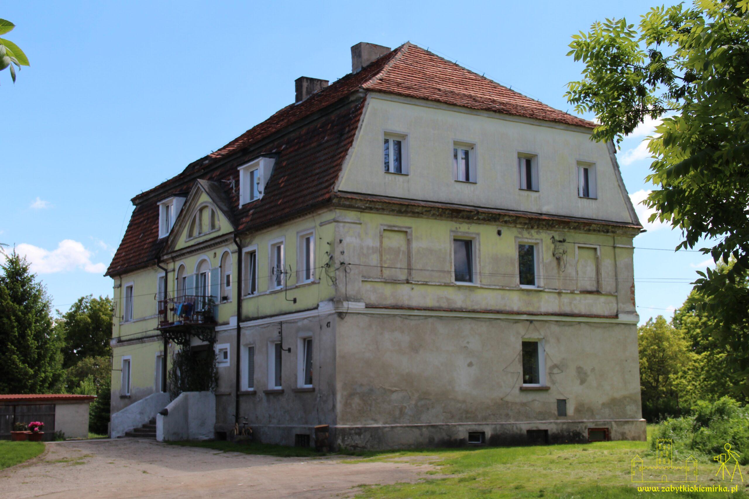 LUTOMIA DOLNA – PAŁAC