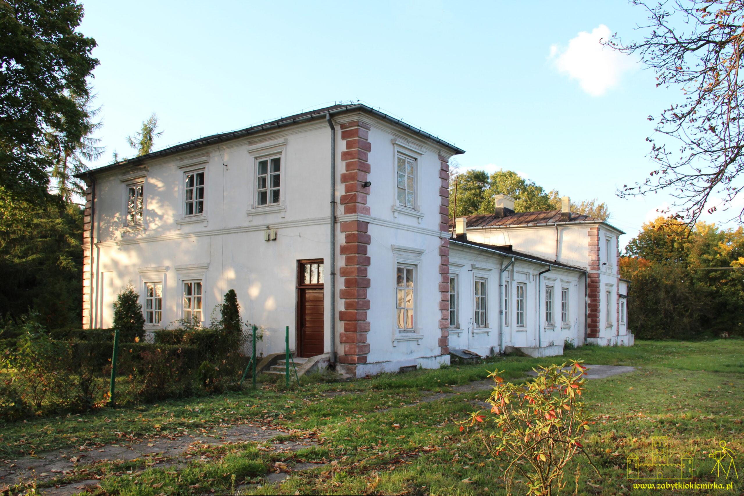 MNICH-OŚRODEK - DWÓR