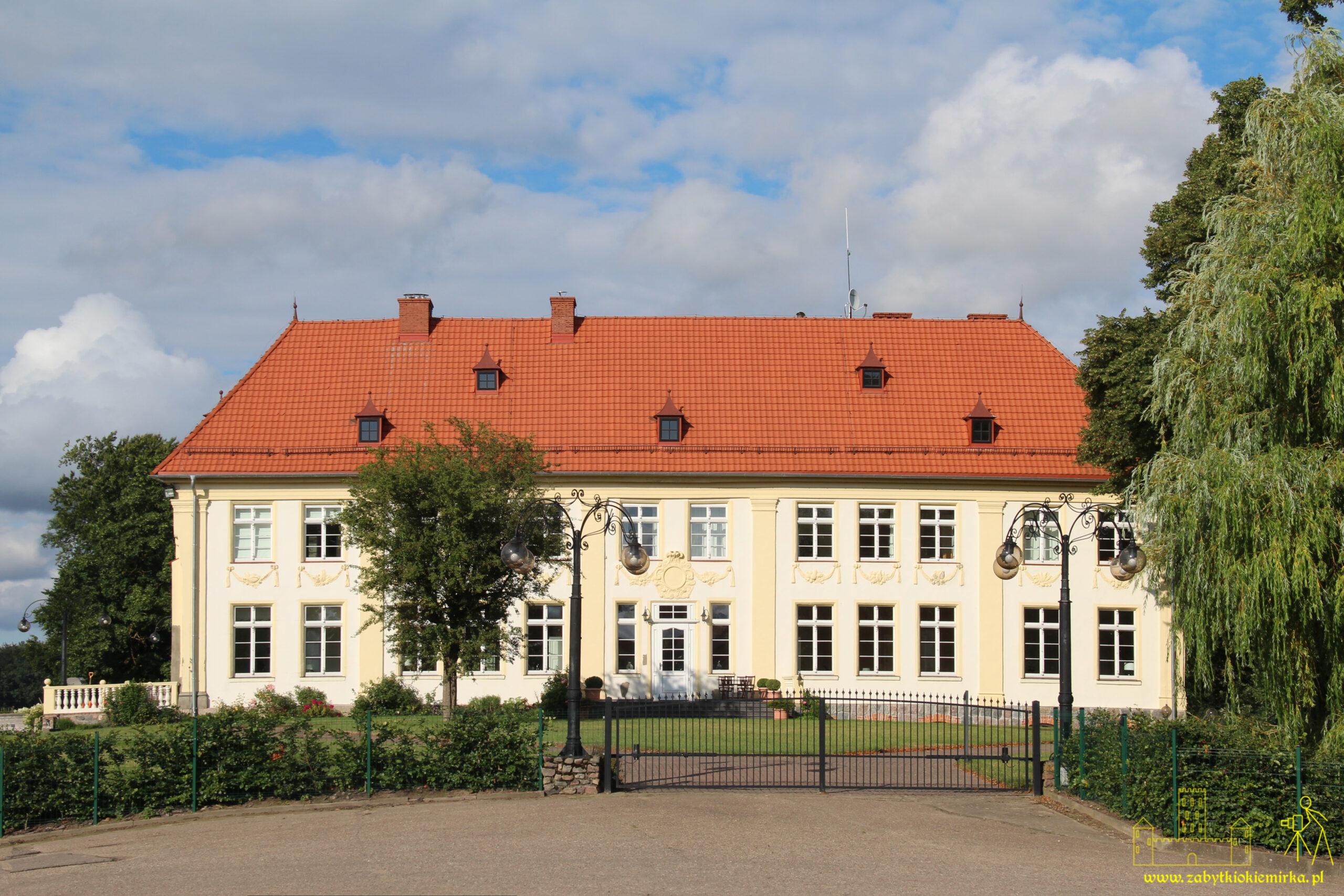 OSTROWIEC – PAŁAC