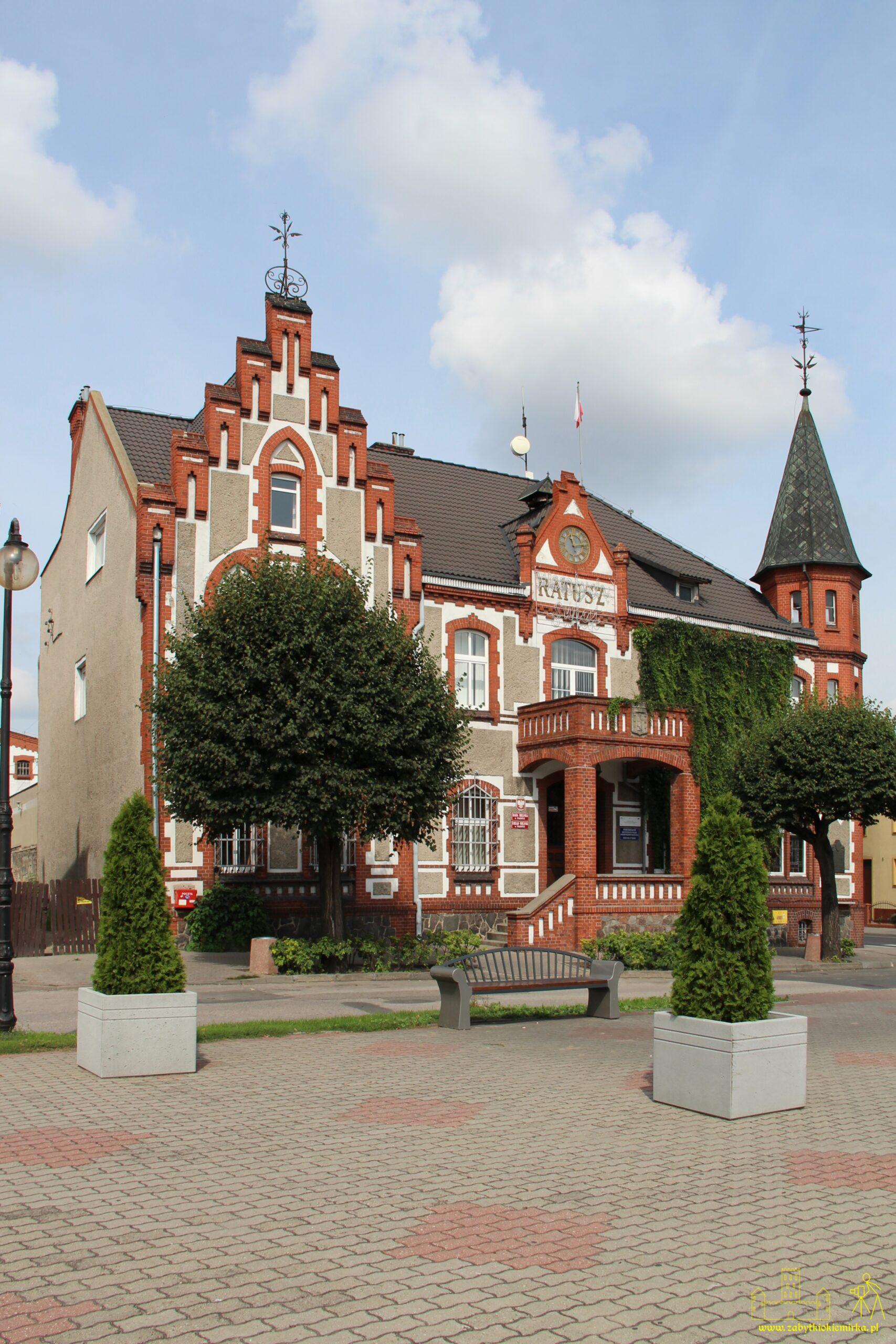 PAKOŚĆ – RATUSZ