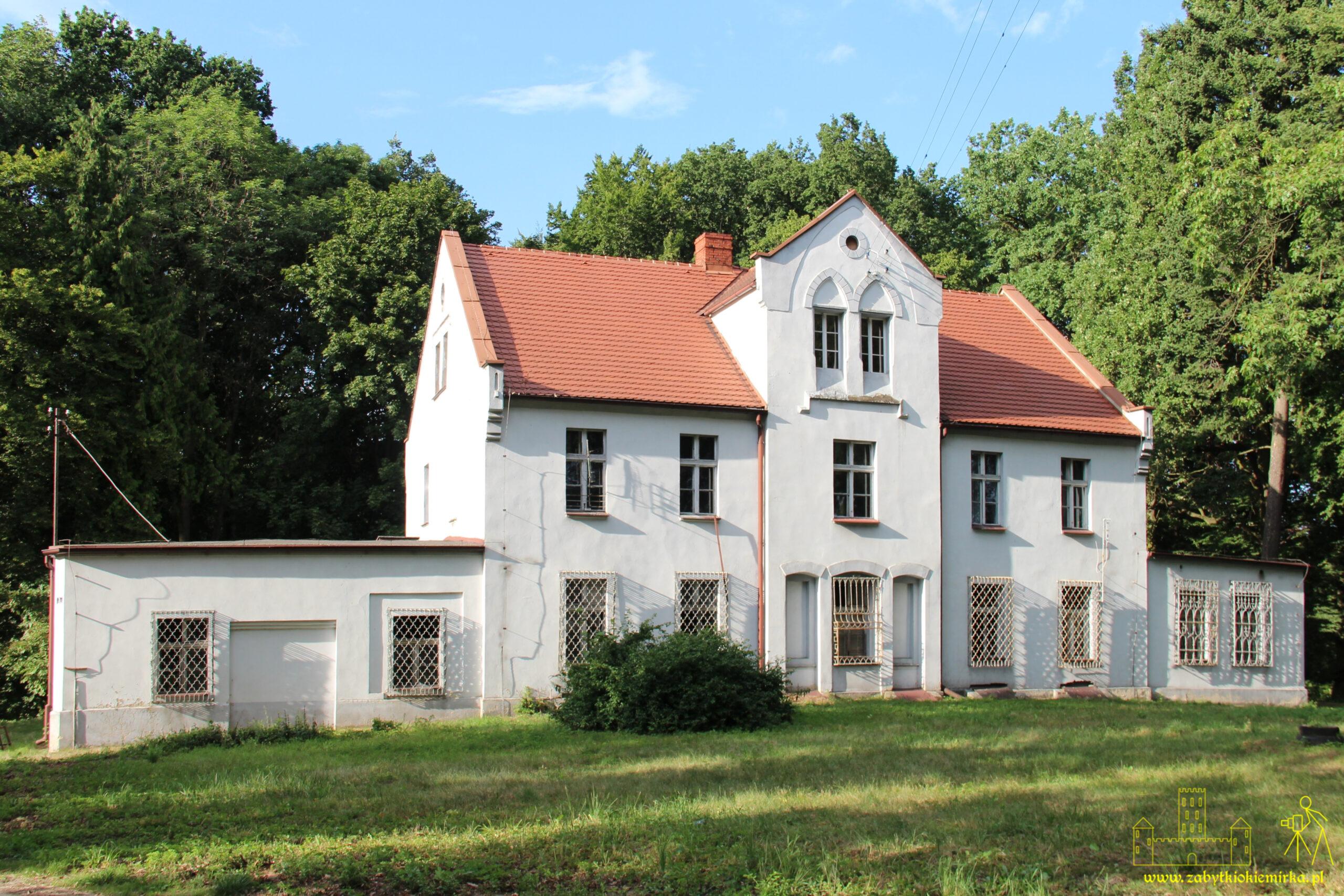 PŁUŻNICA WIELKA – PAŁAC