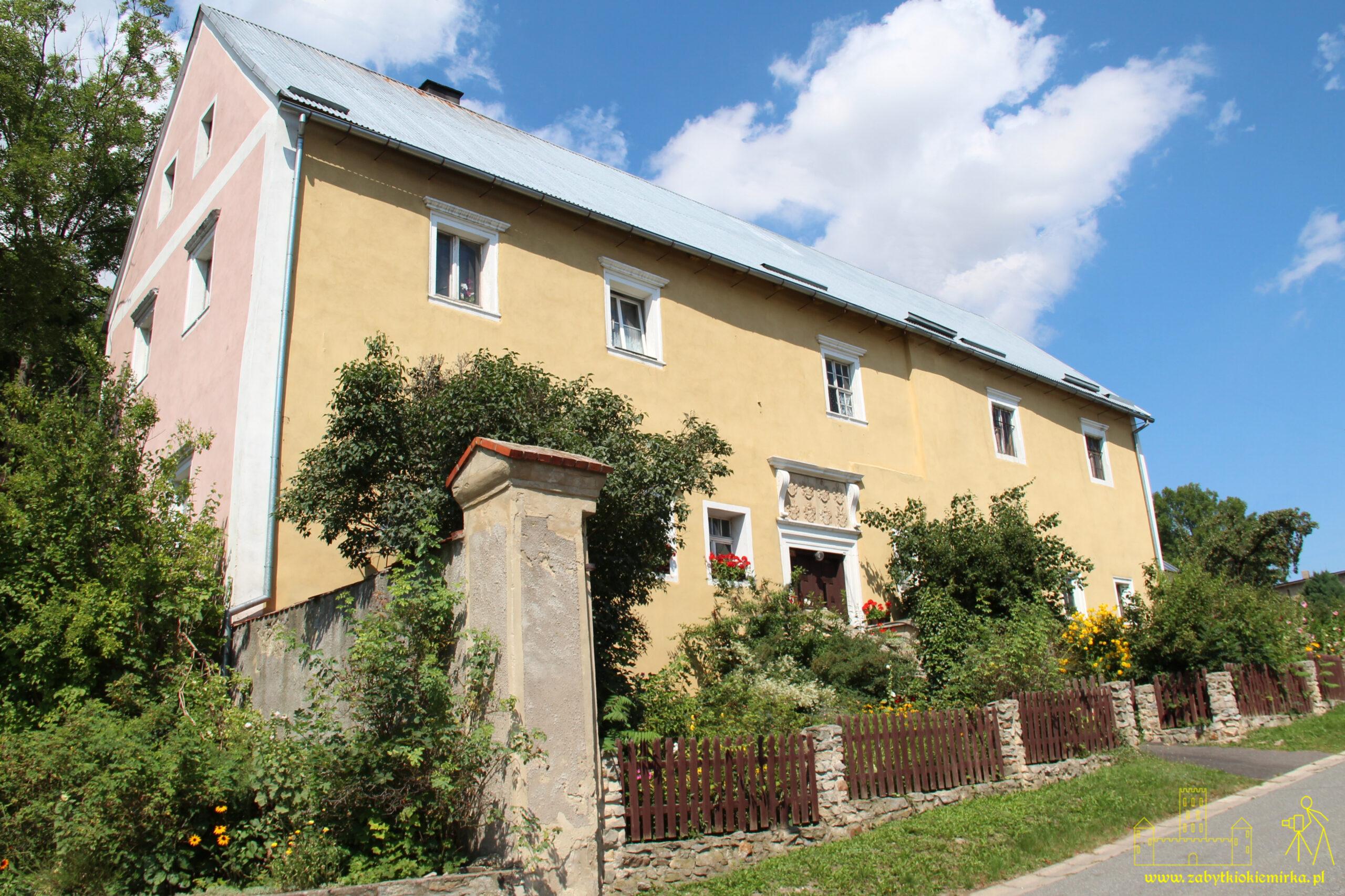 STARA ŁOMNICA – DWÓR ŚREDNI