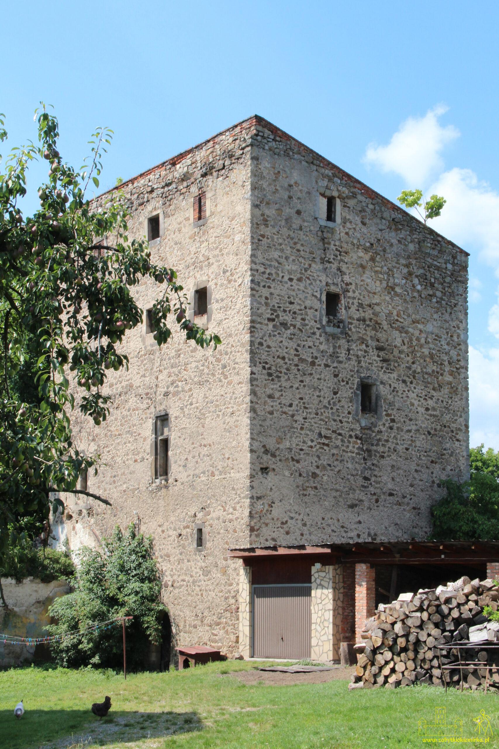 STARA ŁOMNICA – WIEŻA MIESZKALNA