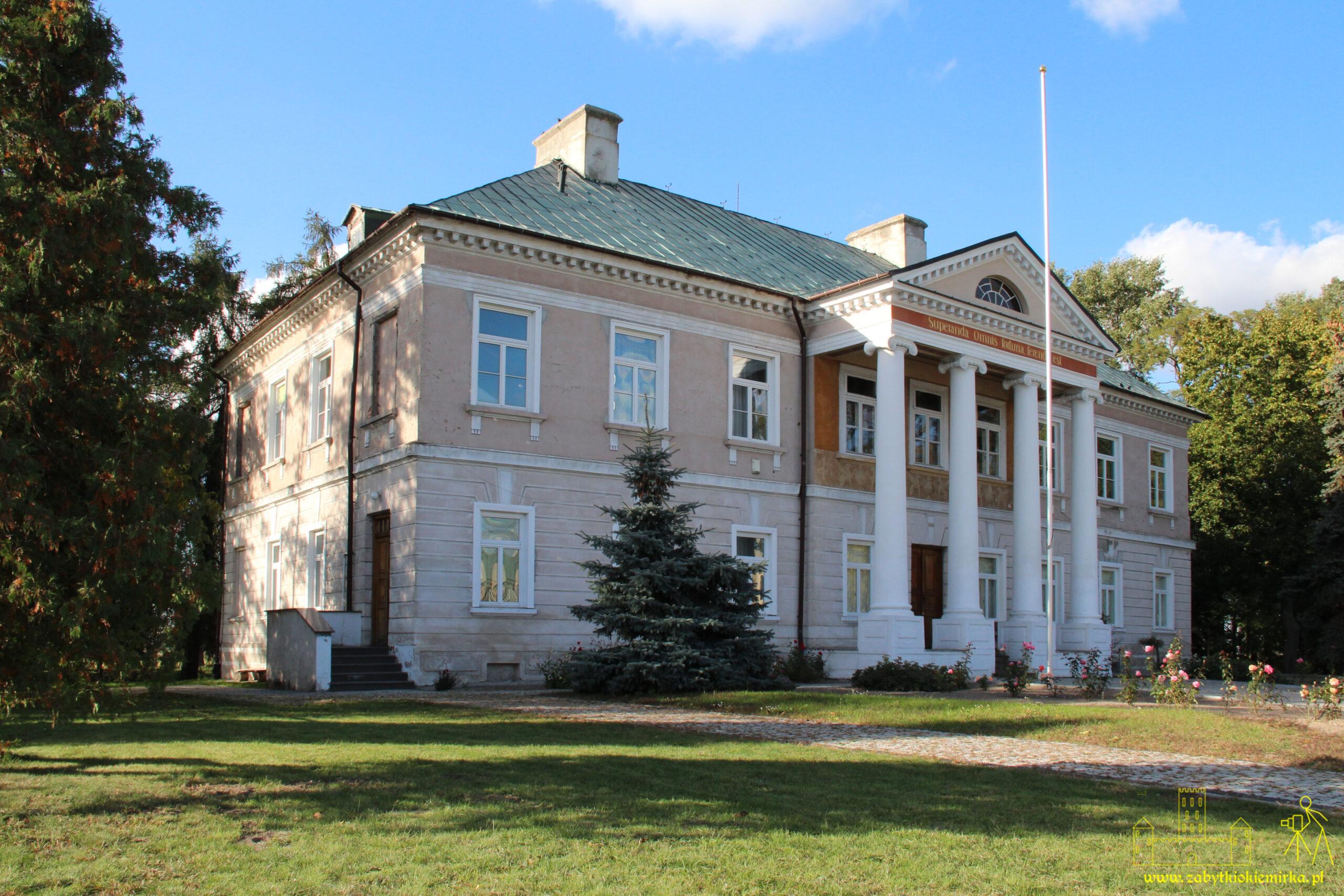 STARY GOSTKÓW - PAŁAC