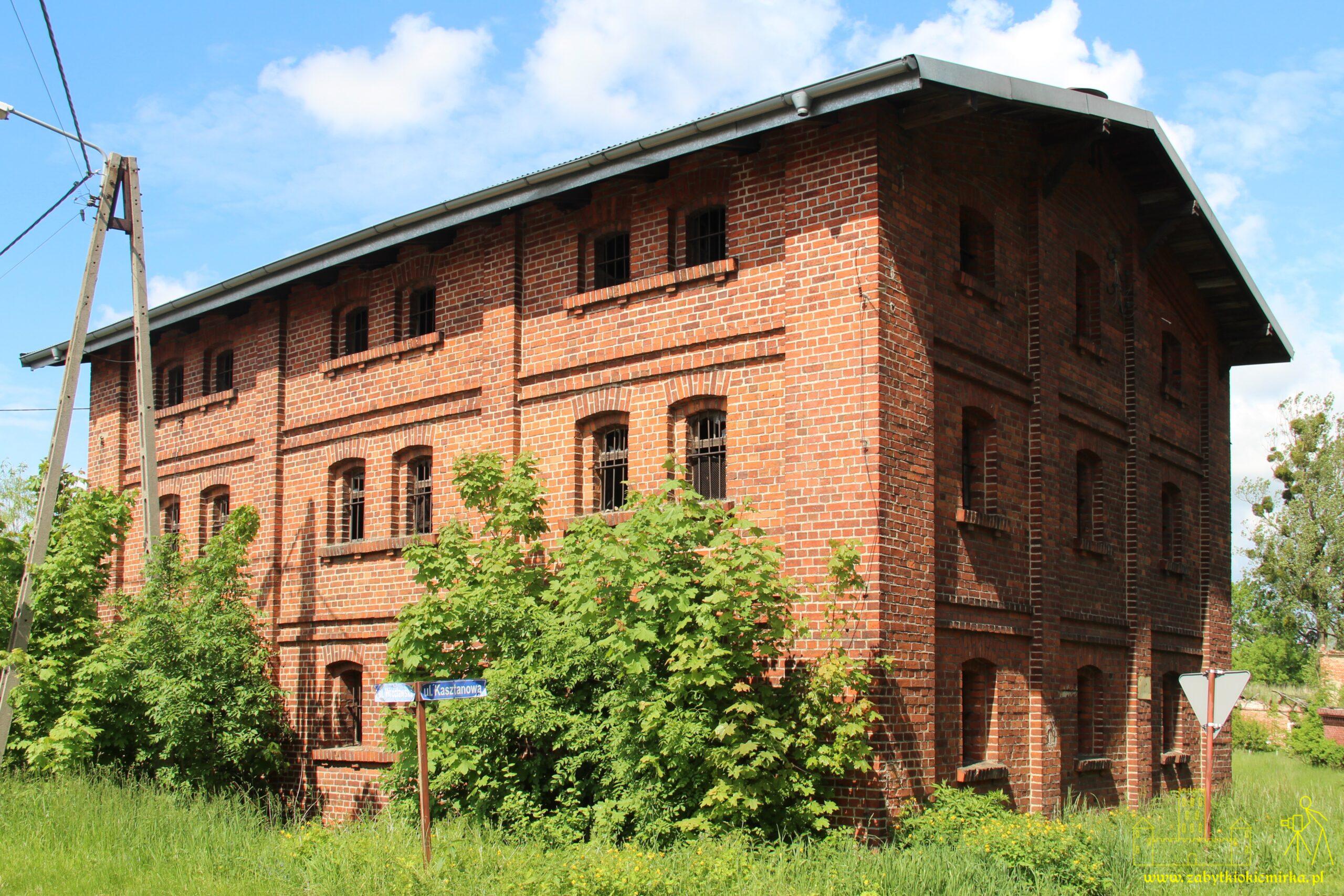 STRADOMIA DOLNA - SPICHLERZ