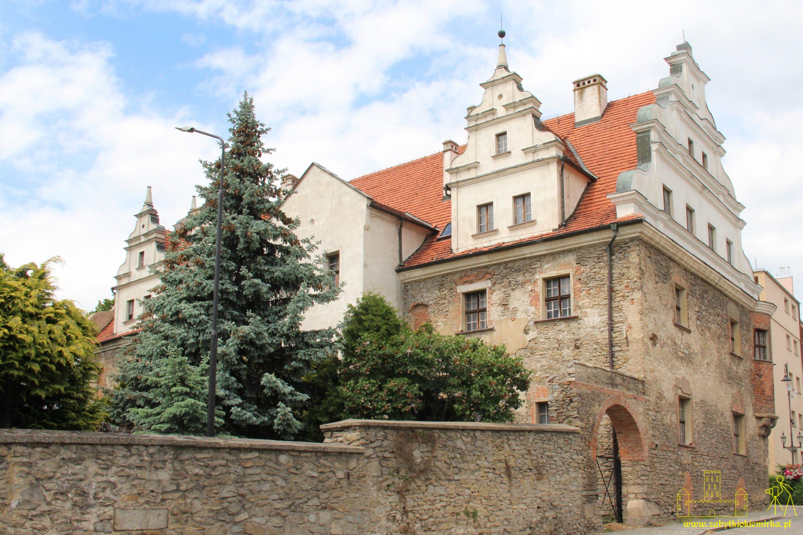 STRZELIN – DWÓR KSIĄŻĄT BRZESKICH