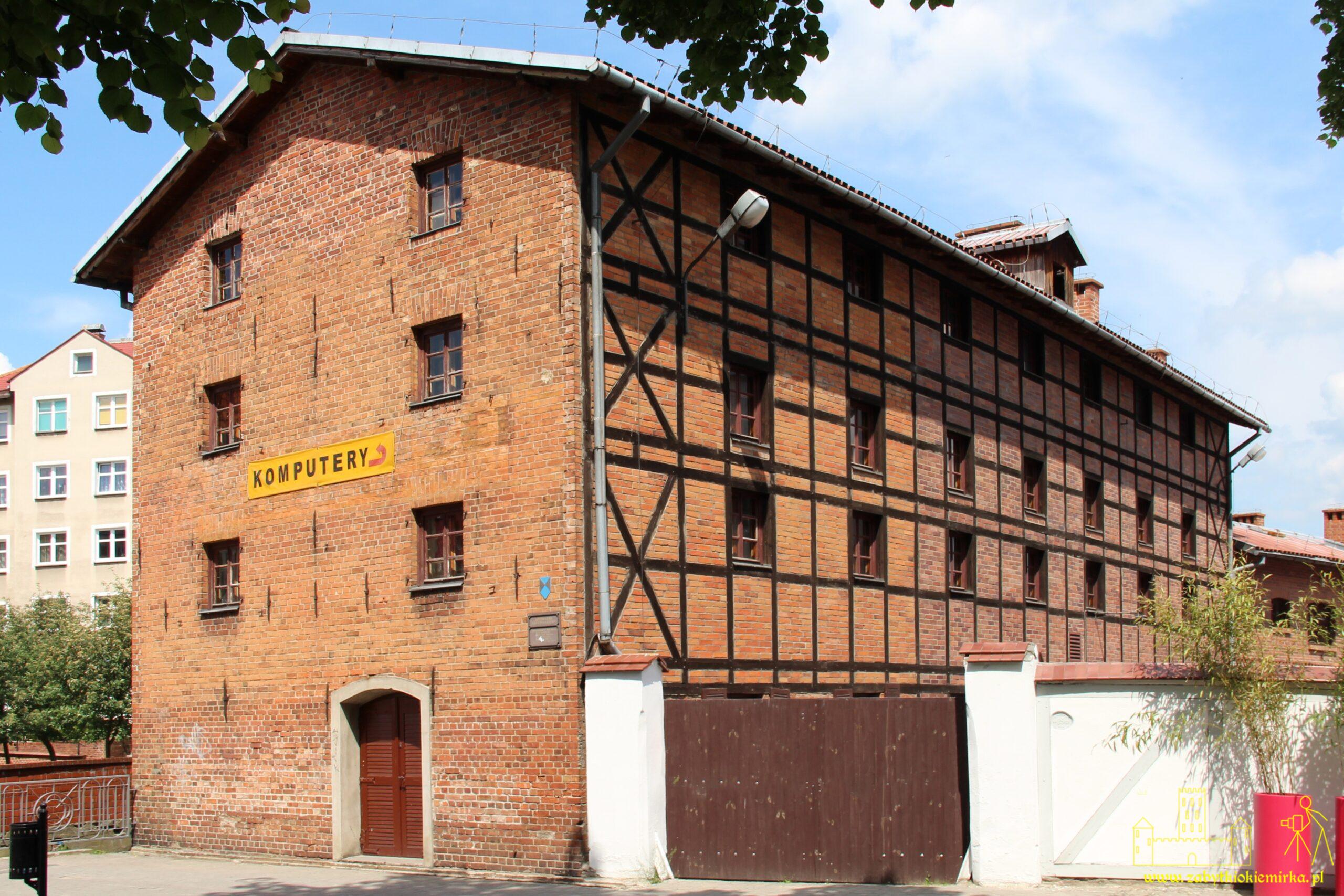 SZCZECINEK - SPICHLERZ (SŁOWIŃSKIEGO)