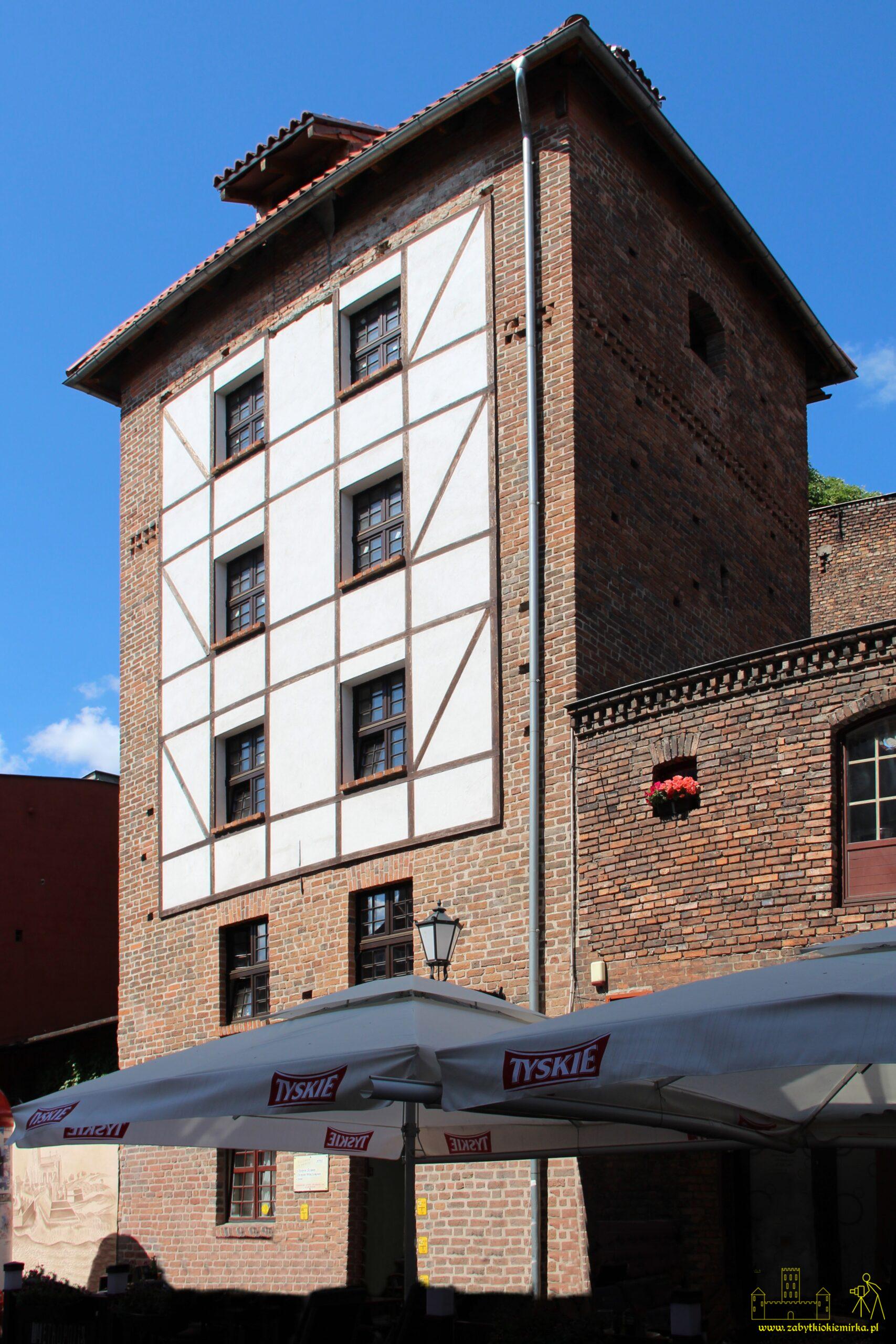 TORUŃ – BASZTA (PODMURNA 30)