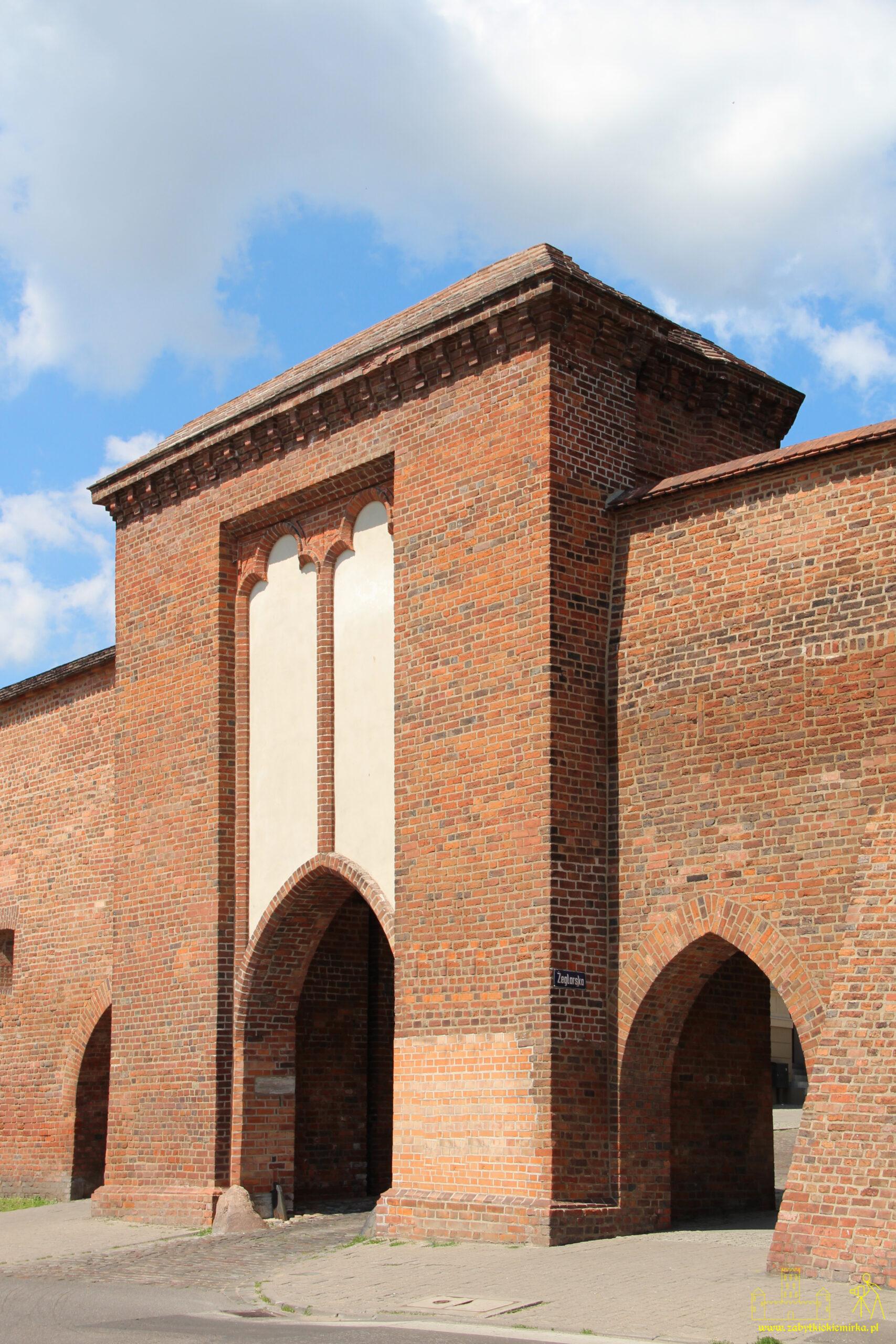 TORUŃ – BRAMA ŻEGLARSKA