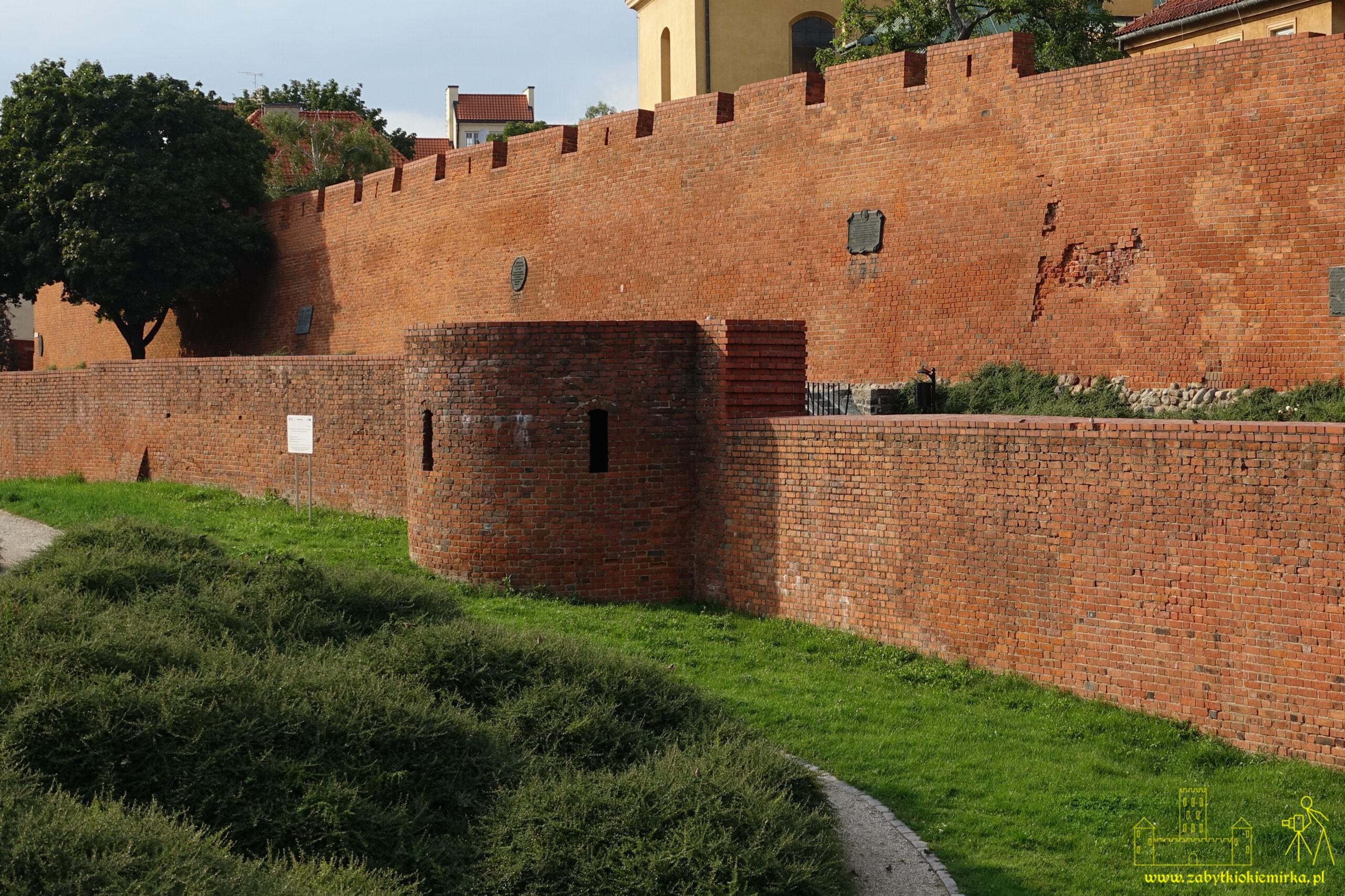 WARSZAWA – MURY MIEJSKIE