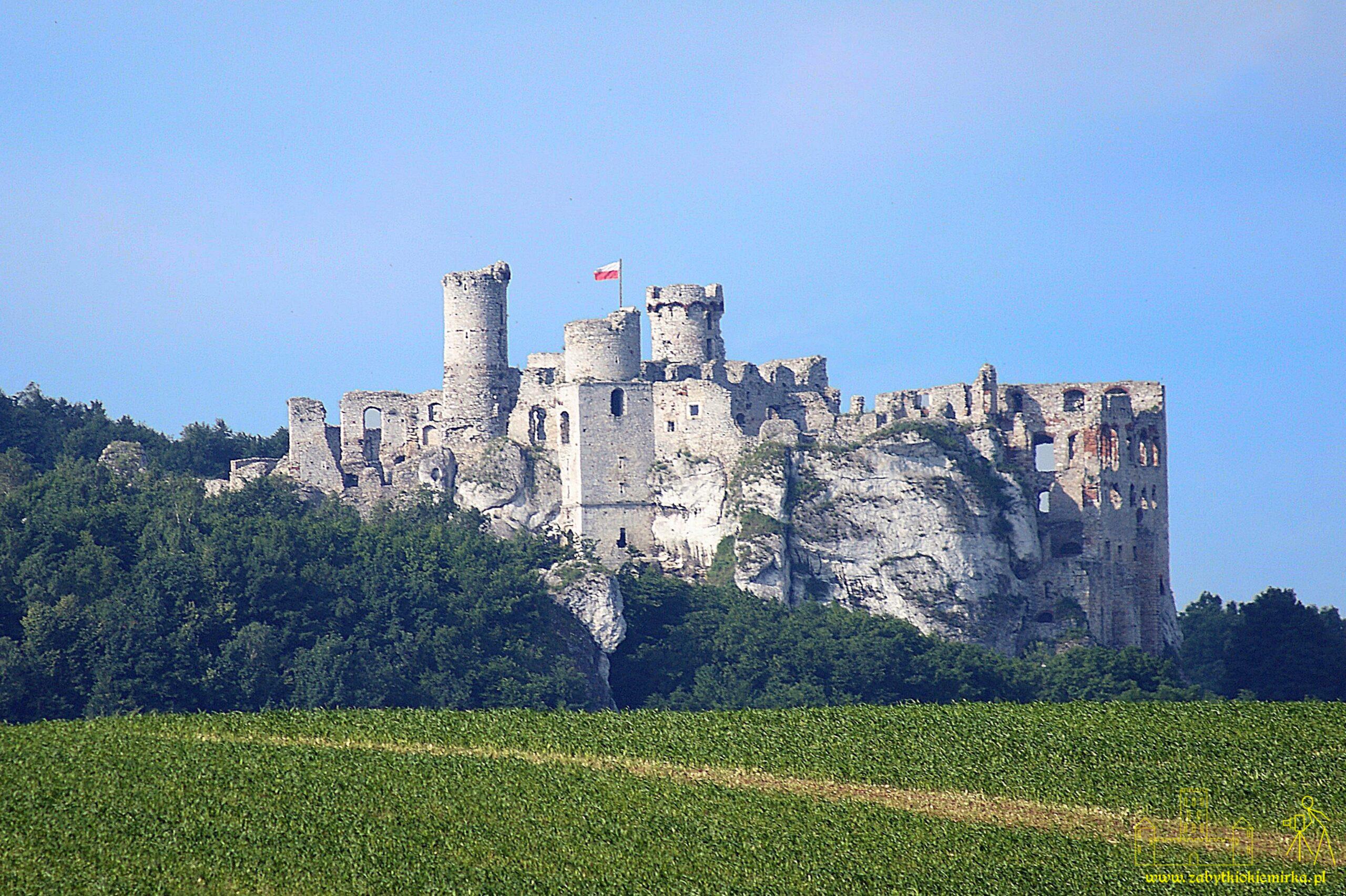 PODZAMCZE - ZAMEK OGRODZIENIEC