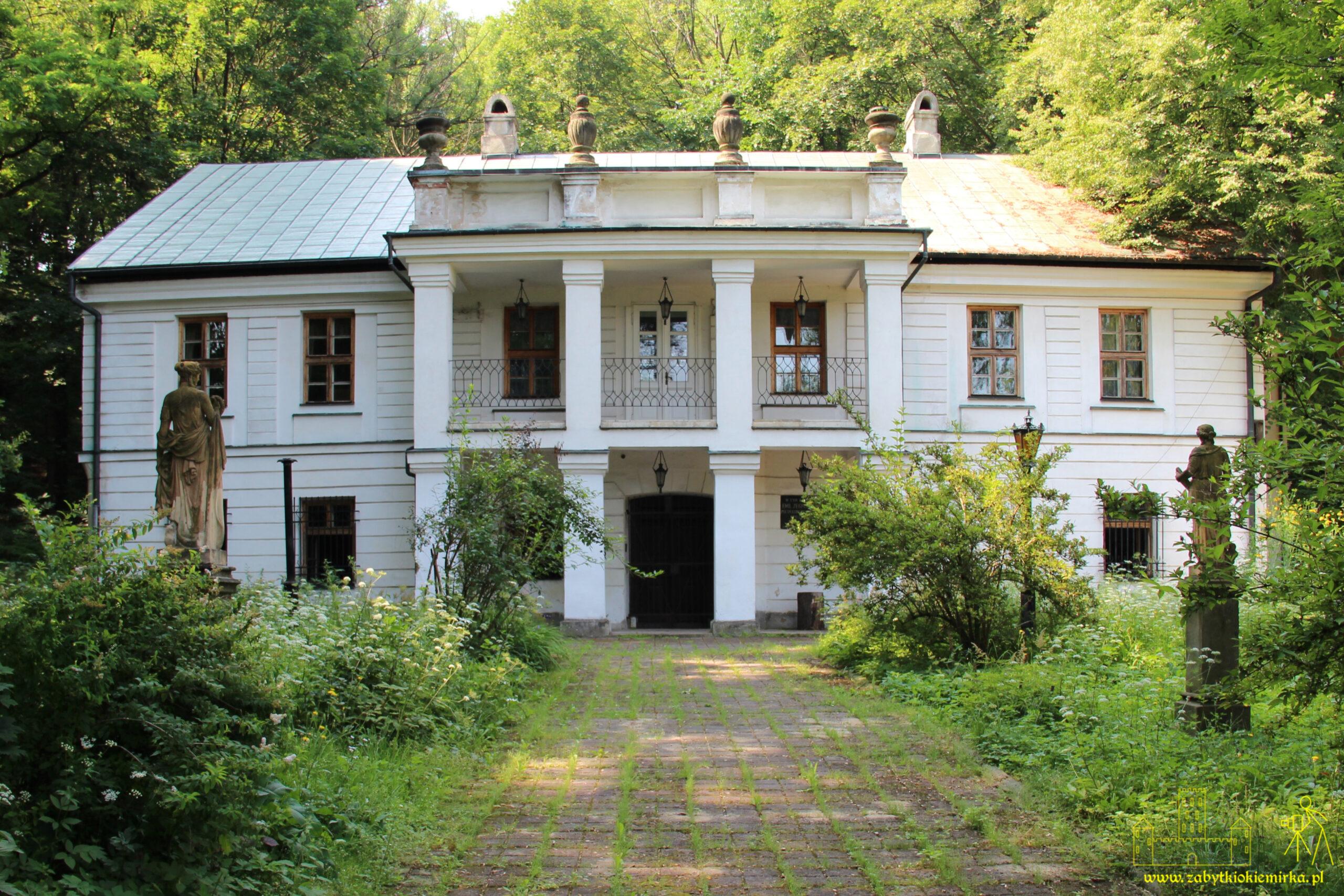 GORZEŃ GÓRNY - DWÓR