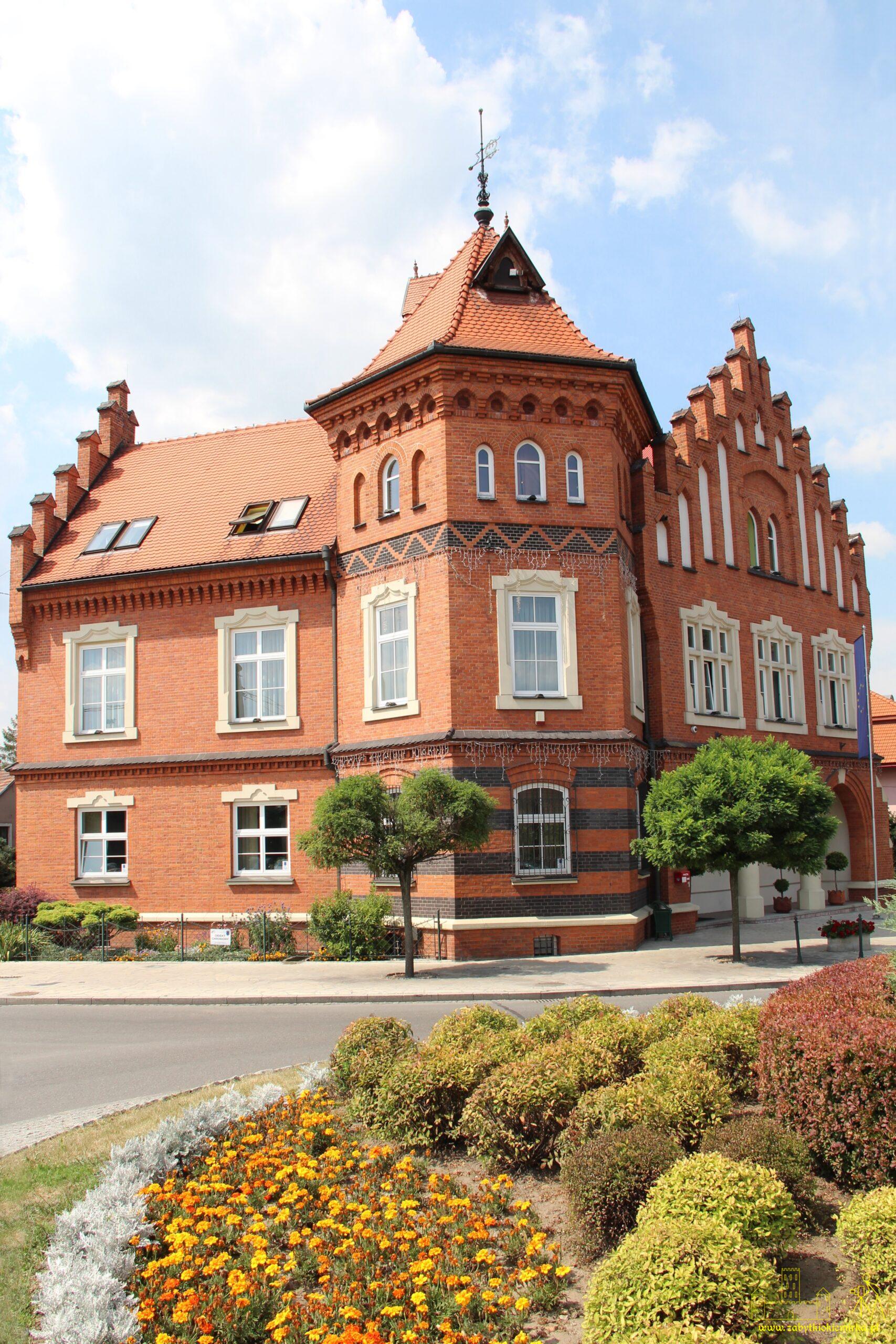 NIEPOŁOMICE - RATUSZ