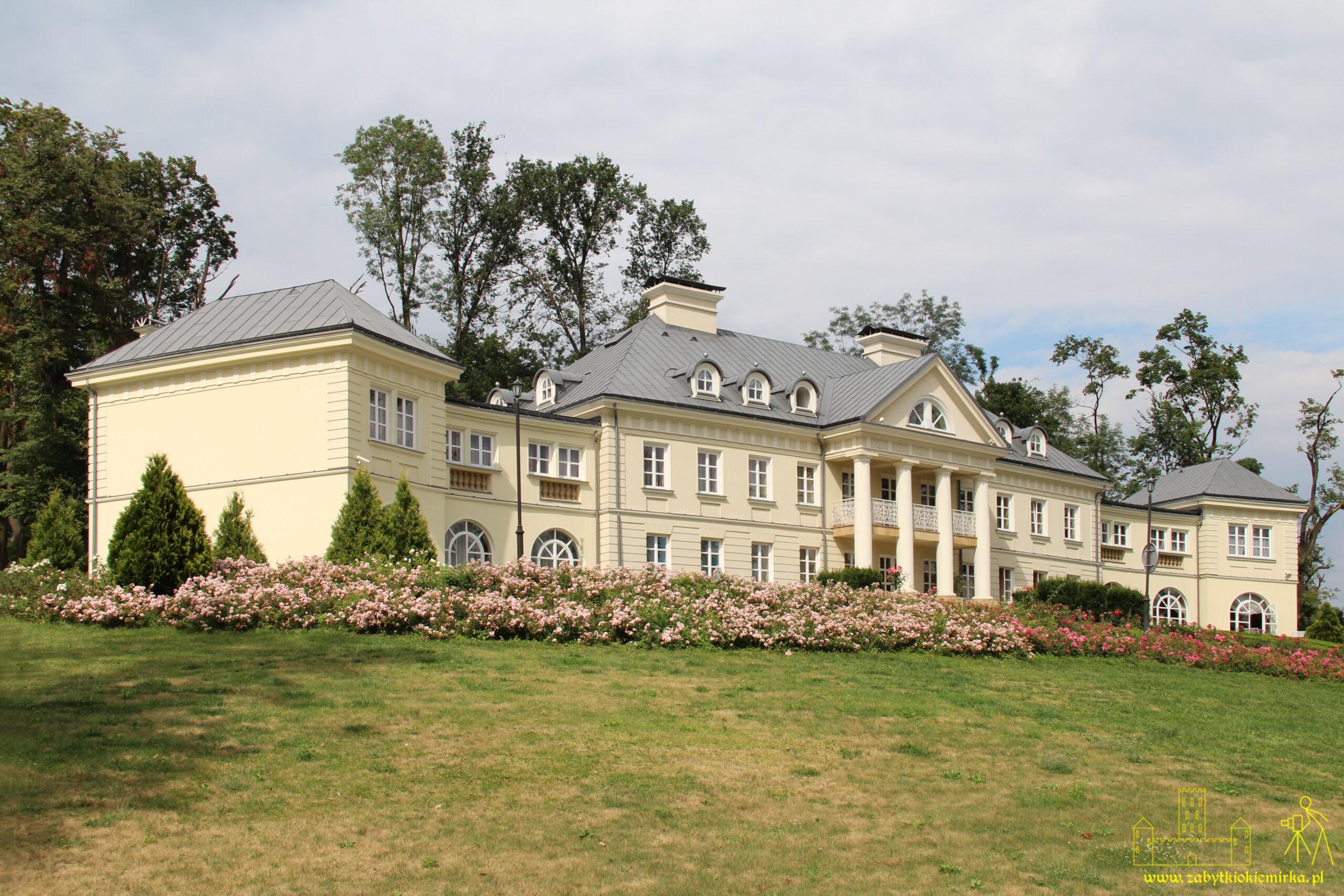 ŚMIŁOWICE – PAŁAC