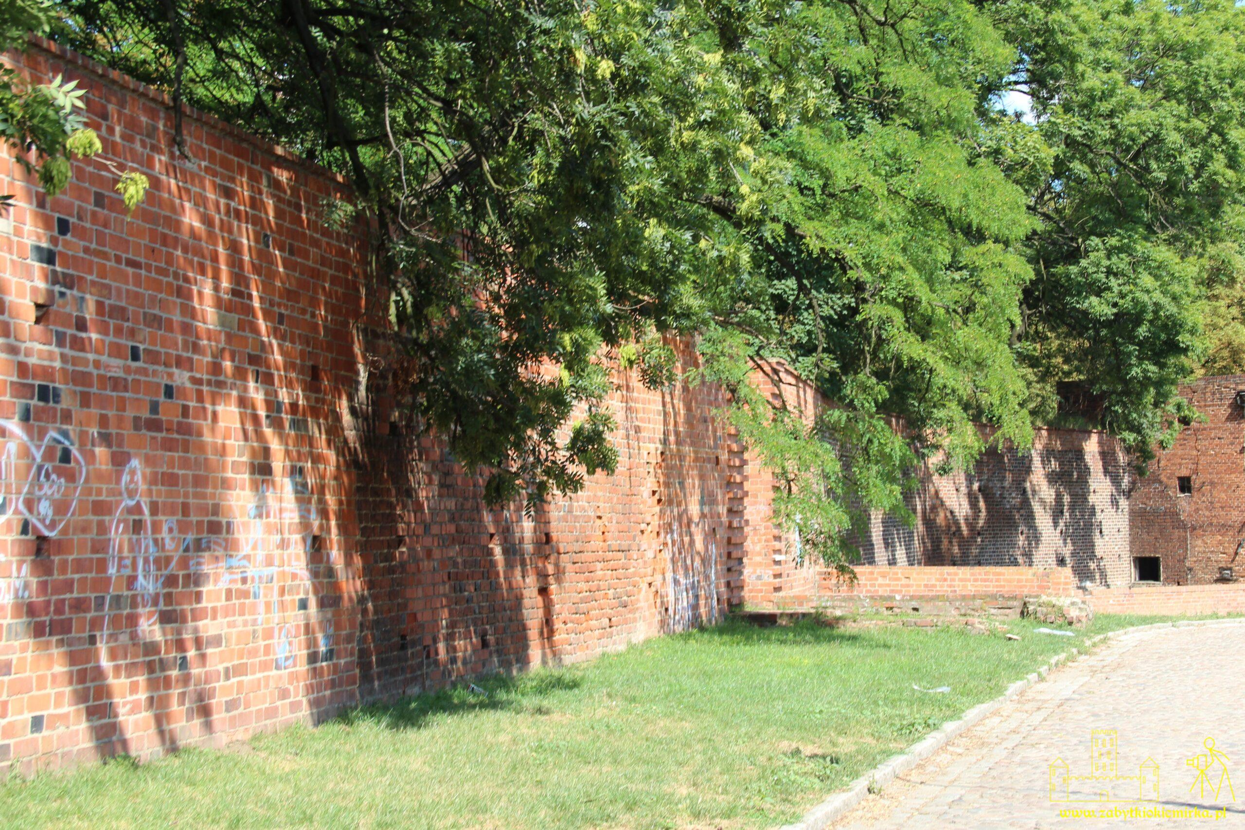 NAMYSŁÓW - MURY MIEJSKIE